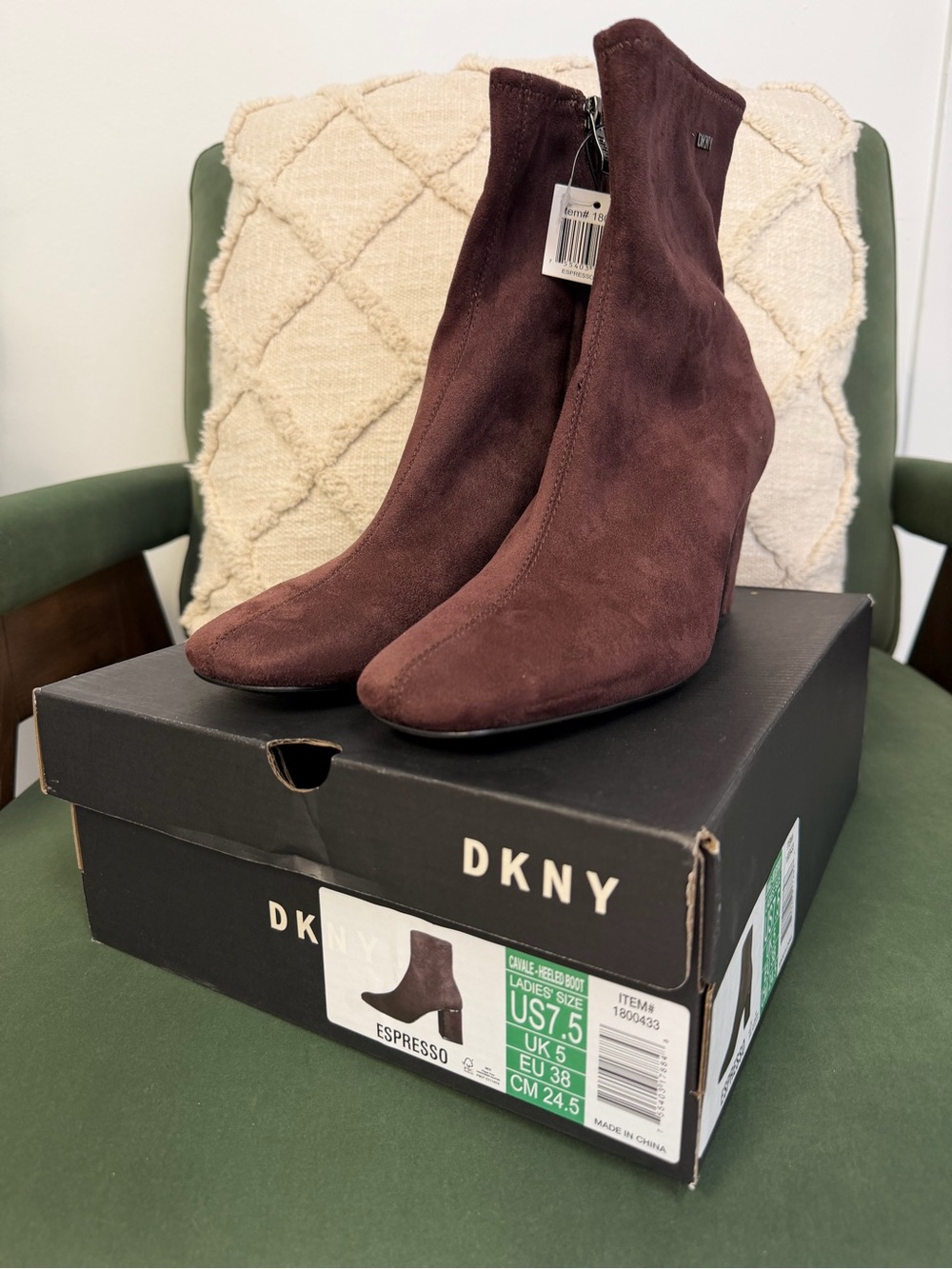 NWT DKNY Espresso Brown Suede Ankle Booties